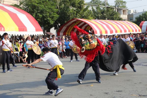 「草鞋公陣」與「金獅陣」今獲市定傳統表演藝術證書及頭旗