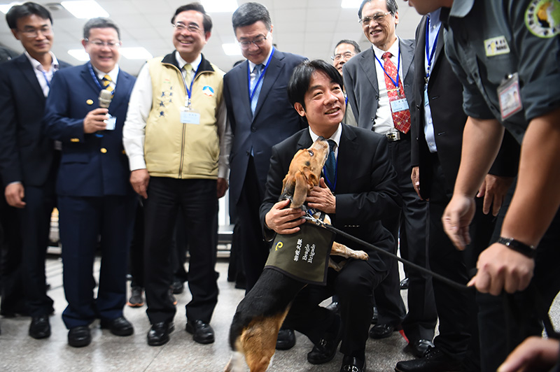 赴金門視察小三通及動植物檢疫  賴揆：全民防疫阻卻非洲豬瘟入境 