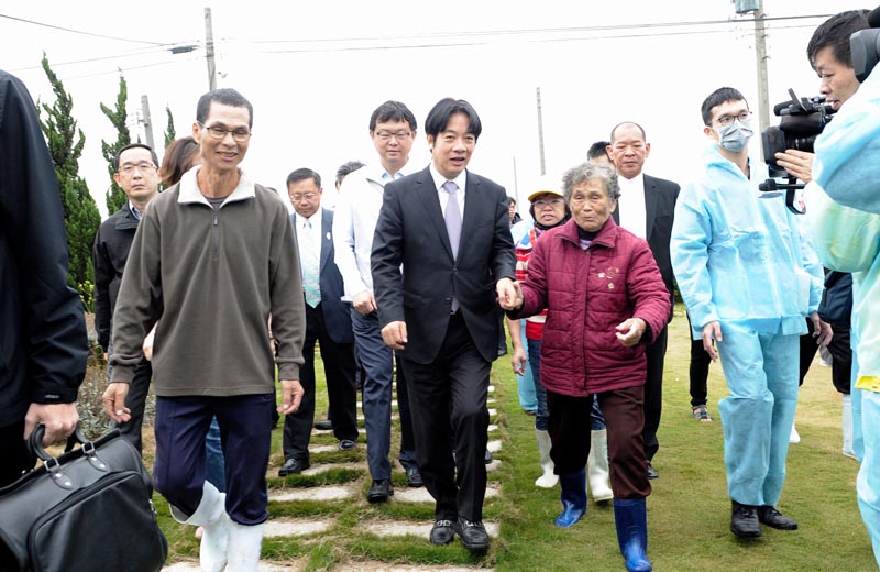 視察養豬場蒸煮廚餘設施 賴揆呼籲各界落實非洲豬瘟防疫