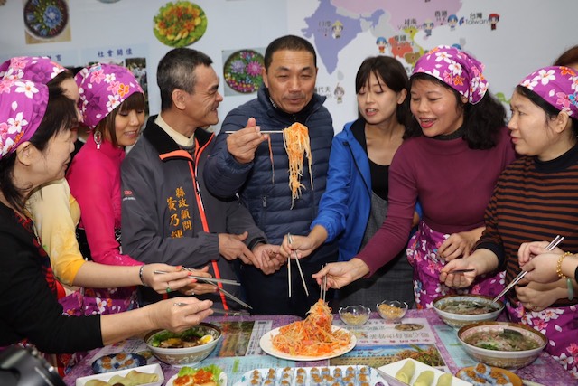 侯友宜政見實現輔導「東協廚房」新住民自創美食經濟實力