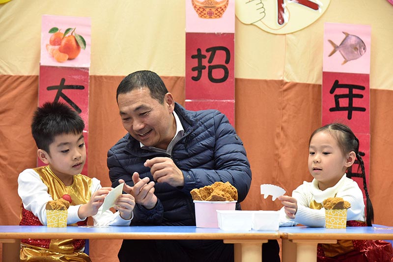 侯友宜訪幼兒園賀新年 允諾持續增設幼托服務