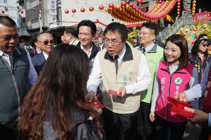 喜迎豬年 黃市長參訪台南市各寺廟