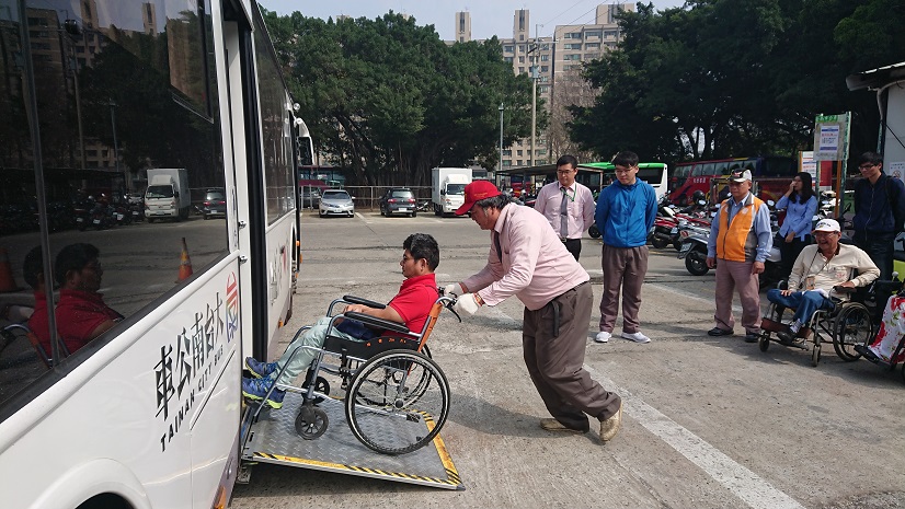 運輸無礙人人行  漫遊府城好風情