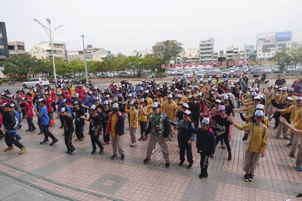 民族國小百周年校慶踩街 市府、城隍廟、地藏庵街舞快閃演出