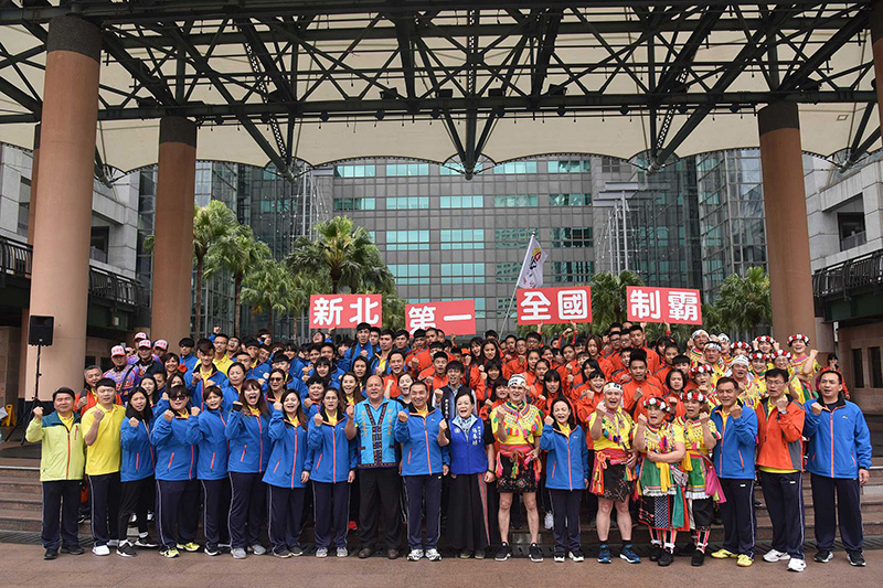 侯友宜授旗全國原住民族運動會代表隊 為參賽選手加油打氣