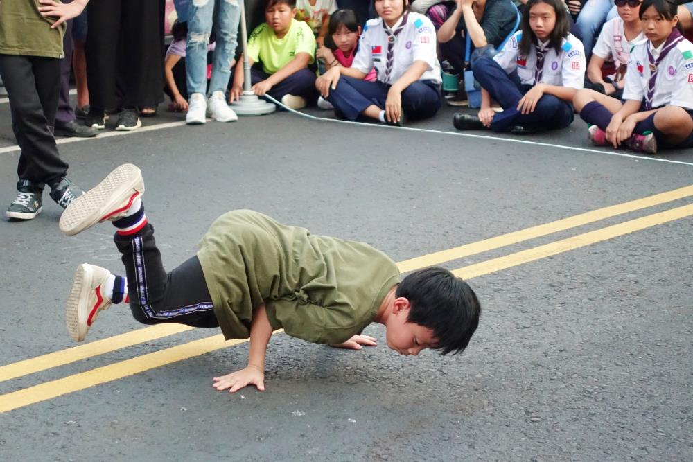 嘉義藝術節在地舞團大玩街頭舞藝