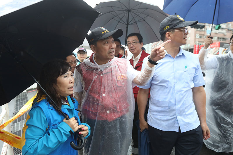 520豪雨襲新北 侯友宜坐鎮災防中心 第一線勘災