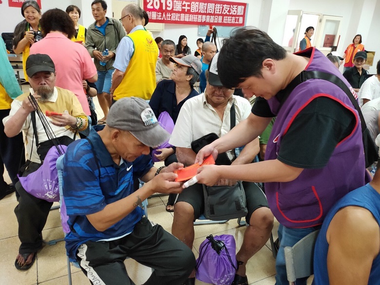 粽情粽意粽團圓  市府與北志協端午關懷街友