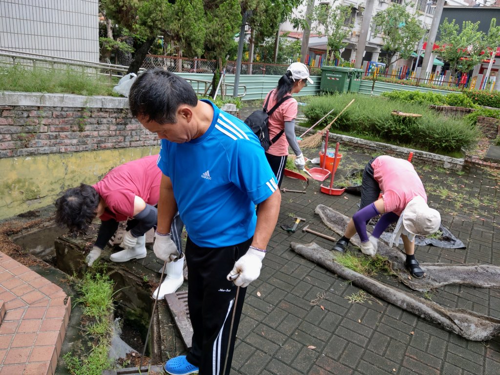 登革熱防疫大作戰  暑假廚工返校助防疫