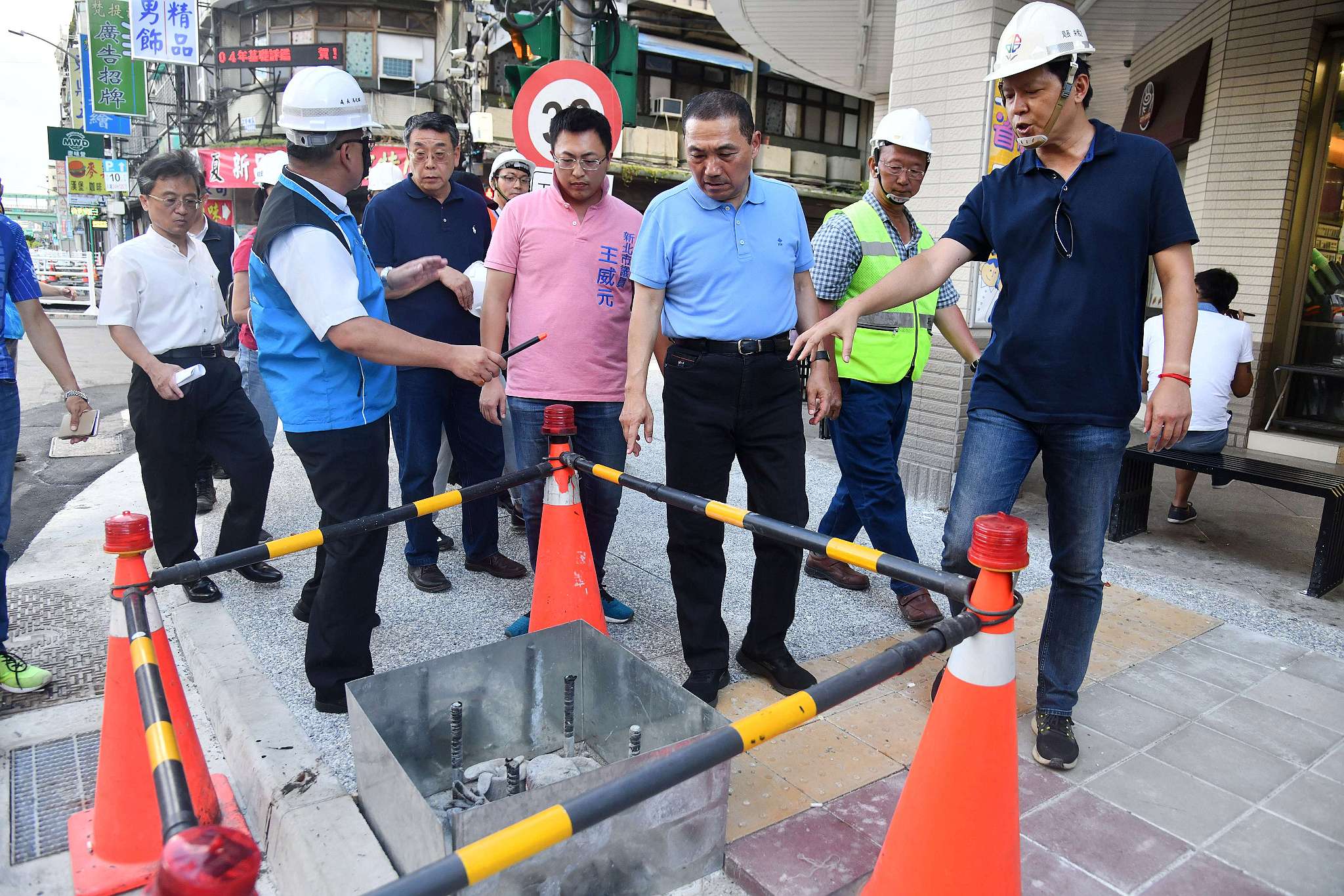 侯友宜視察三重道路工程 要求掌握工程進度、確保市民居住安全