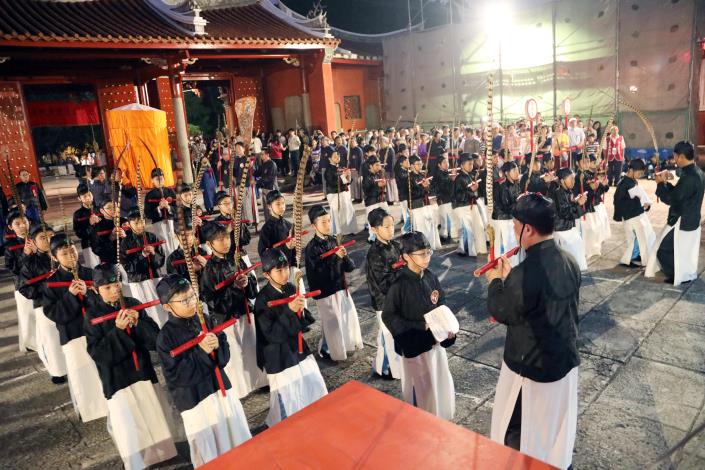 黃偉哲主持祭孔大典 帶領各界追念至聖先師