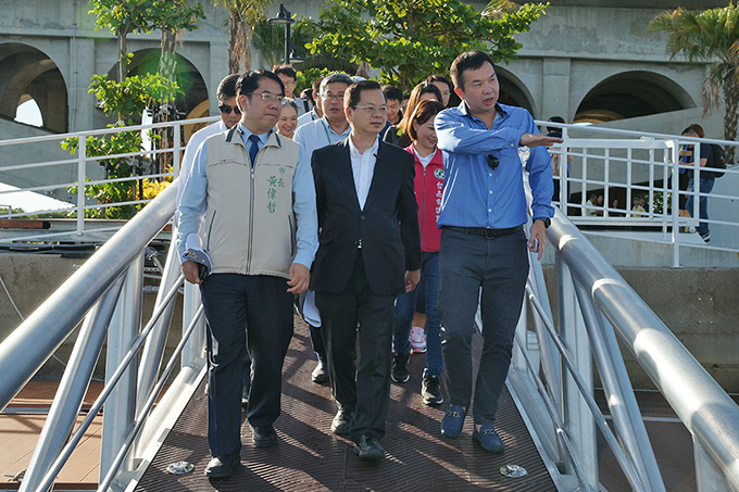 黃偉哲市長盼安平港地位提升 ，龔明鑫訪安平港後說樂觀其成