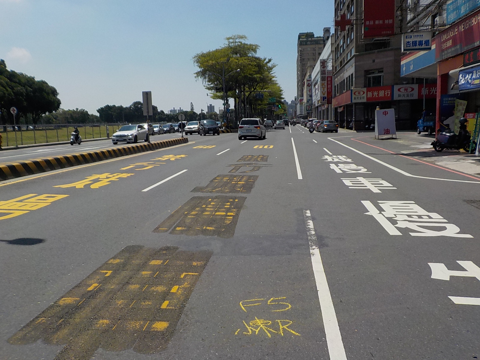 提供機車族合理行駛空間 南市外側車道開放機慢車行駛