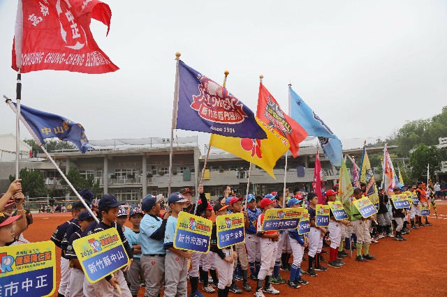 翁縣長主持第五屆健豪同仁盃全國少年軟式棒球錦標賽開球