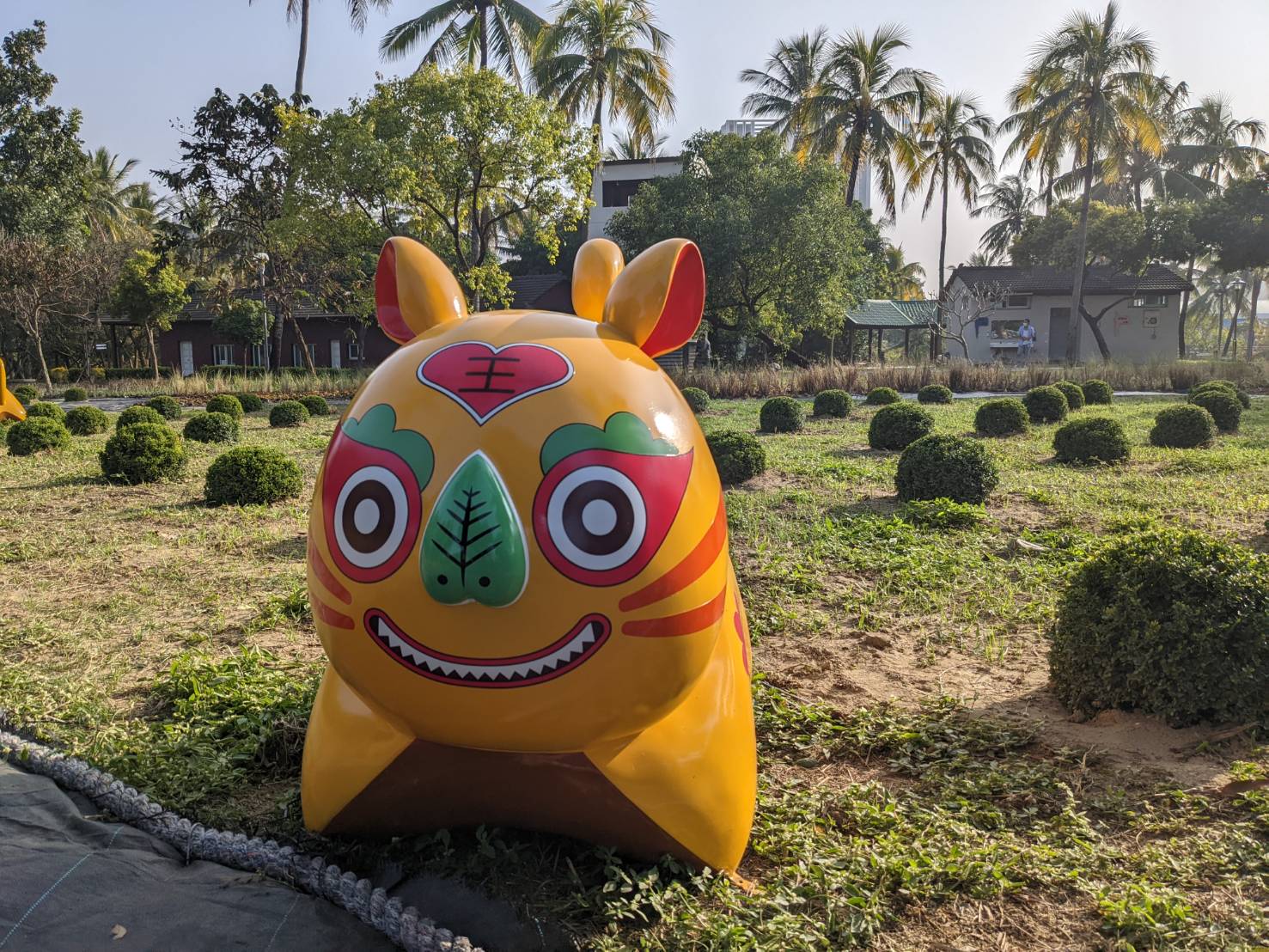 春節假期開始 妝點公園公仔小老虎成為打卡亮點