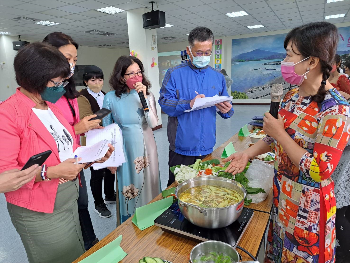 八里新住民關懷協會5周年異國美食PK  越南媳婦做出台灣古早味油飯令評審驚艷