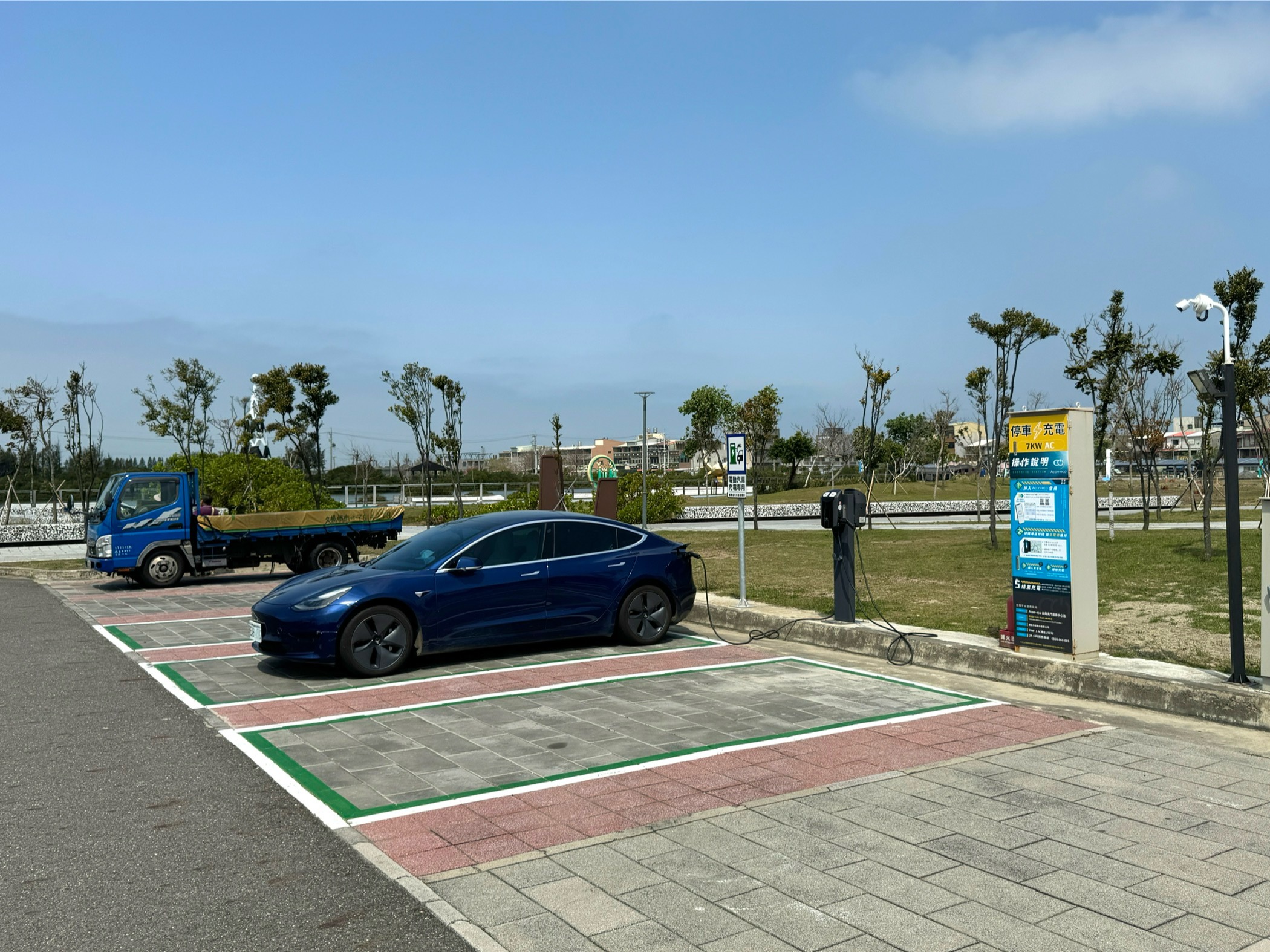 雲嘉南濱海六大停車場充電樁完備 低碳旅遊更便捷