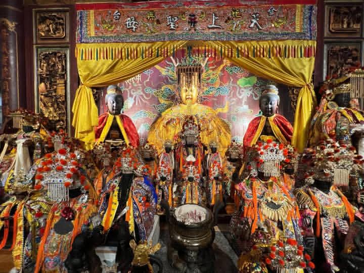 「黑面三媽」睽違109年聖駕台南   上千民眾夾道感動落淚