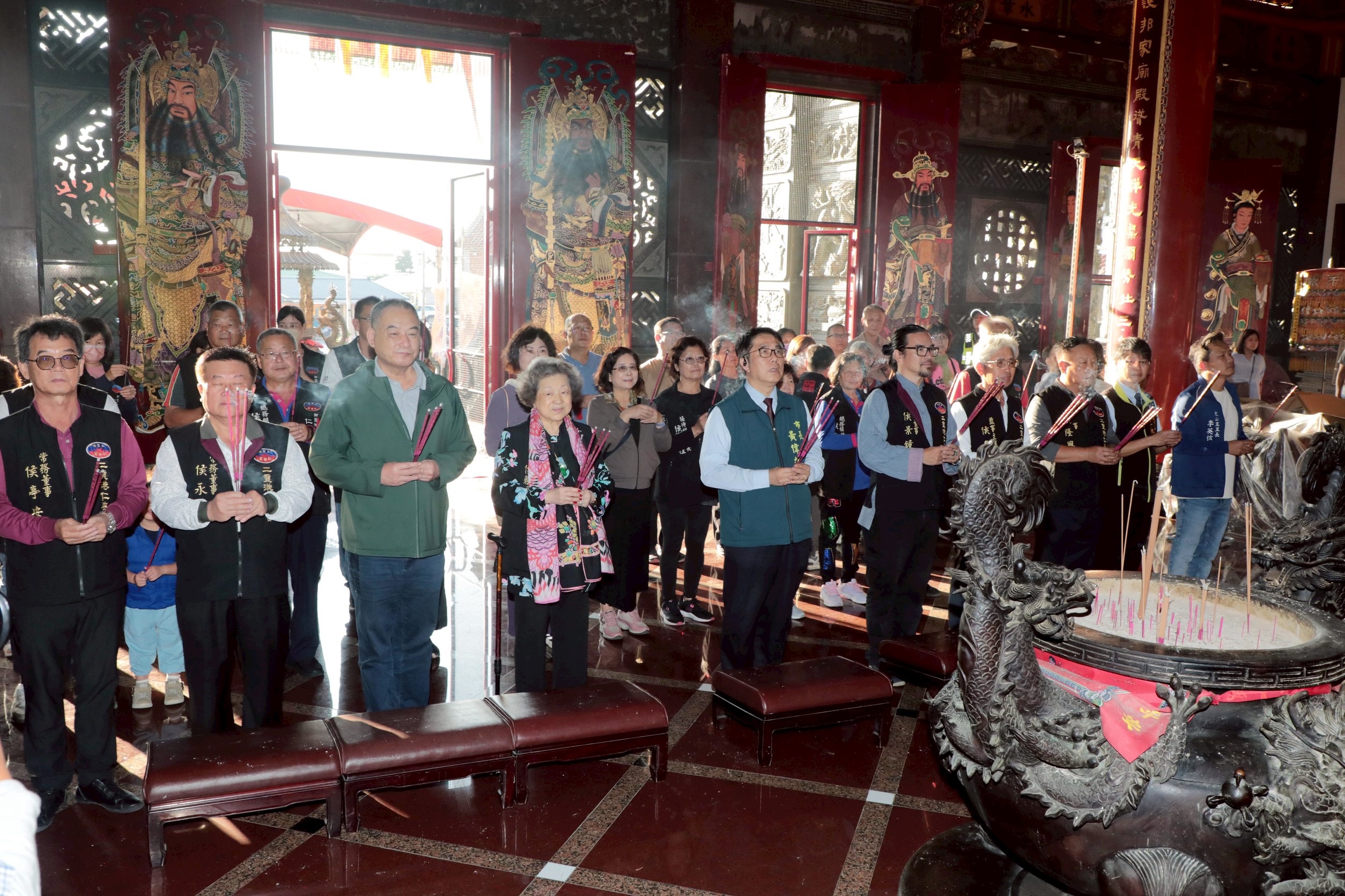 南市長黃偉哲迎駕北港媽祖　盼庇佑將軍、北門災後平安復原