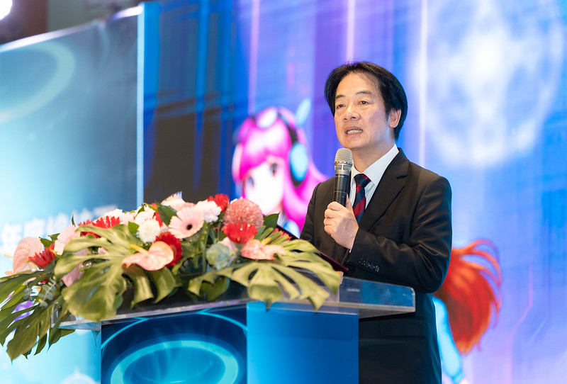 總統親頒「總統盃AI素養爭霸賽」獎項