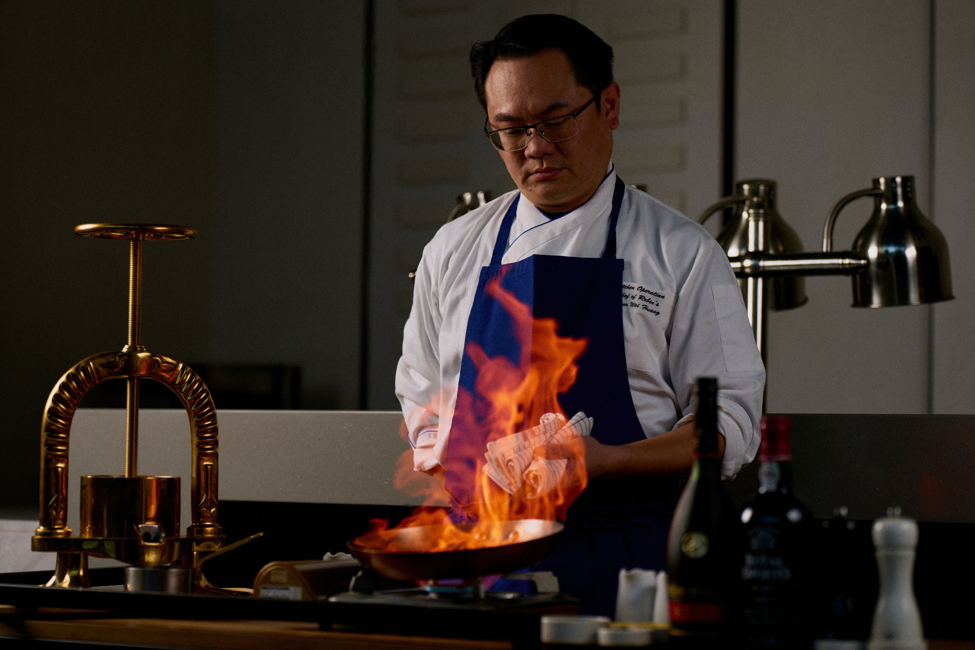 純銀榨鴨器復刻百年法菜 台南晶英開賣「盧昂血鴨」