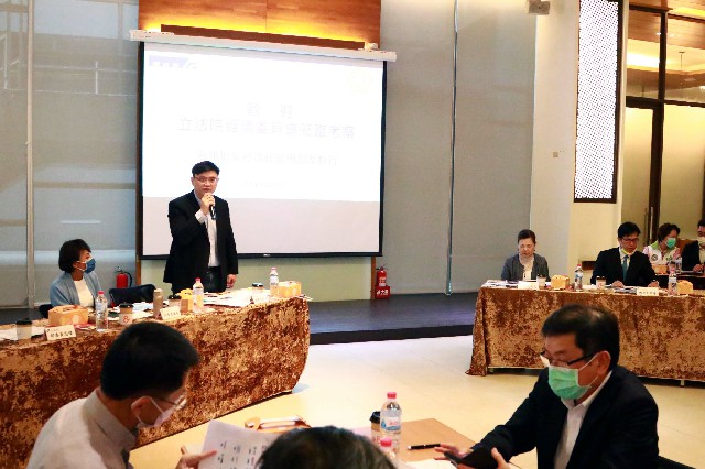 立法院經濟委員會赴高雄考察農業暨經濟建設，由經濟委員會召委賴瑞隆主持